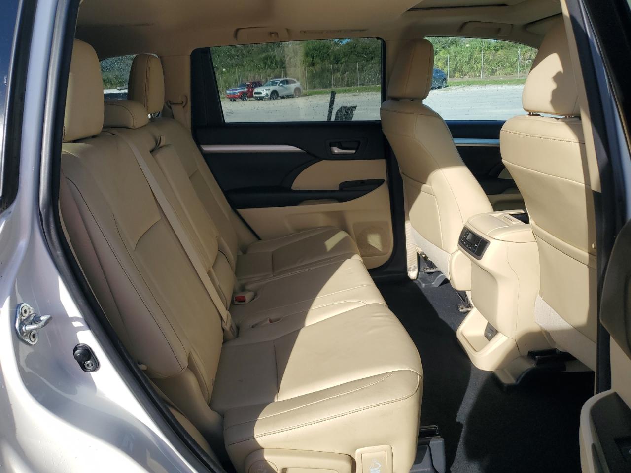 TOYOTA HIGHLANDER XLE