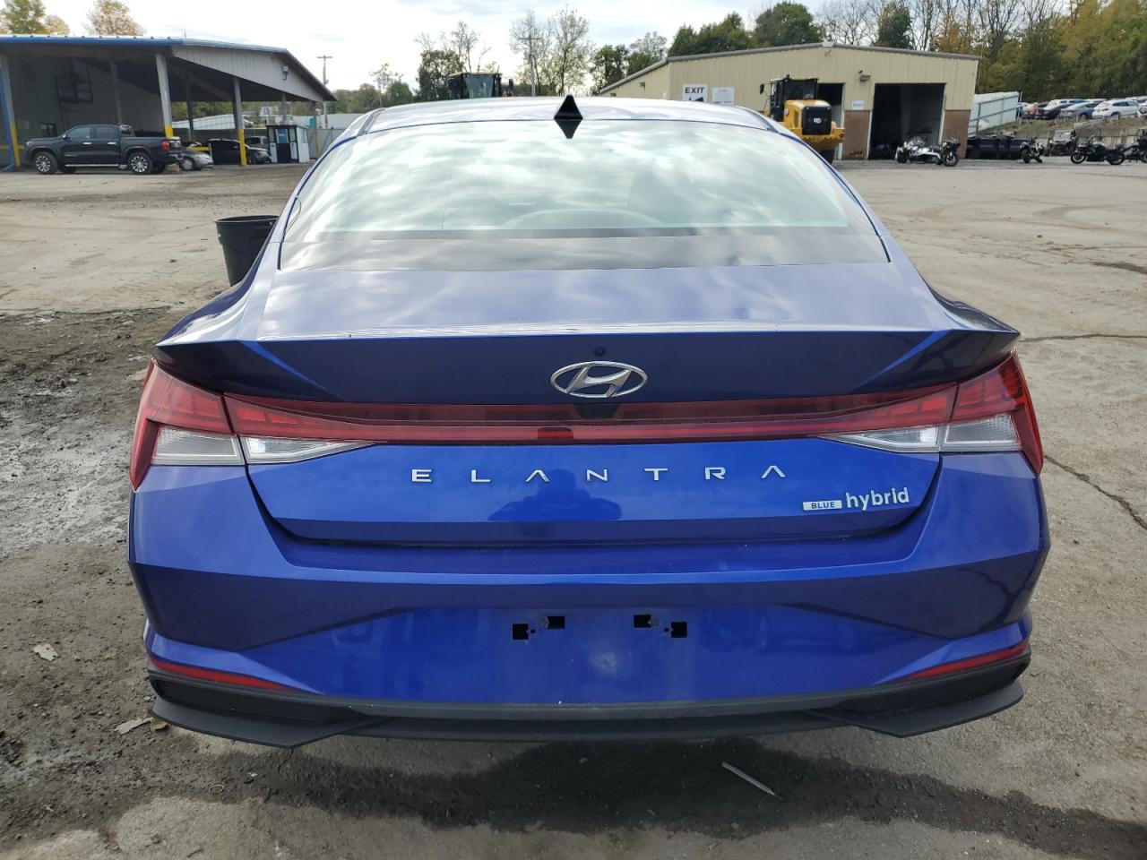 HYUNDAI ELANTRA BLUE