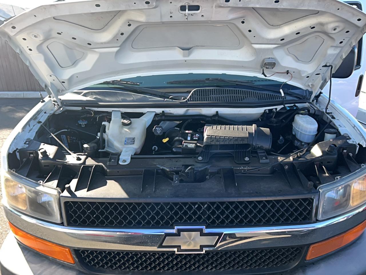 CHEVROLET EXPRESS LT