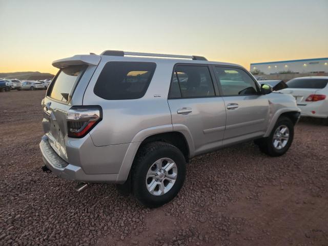 2021 TOYOTA 4RUNNER SR - JTEMU5JR2M5855688