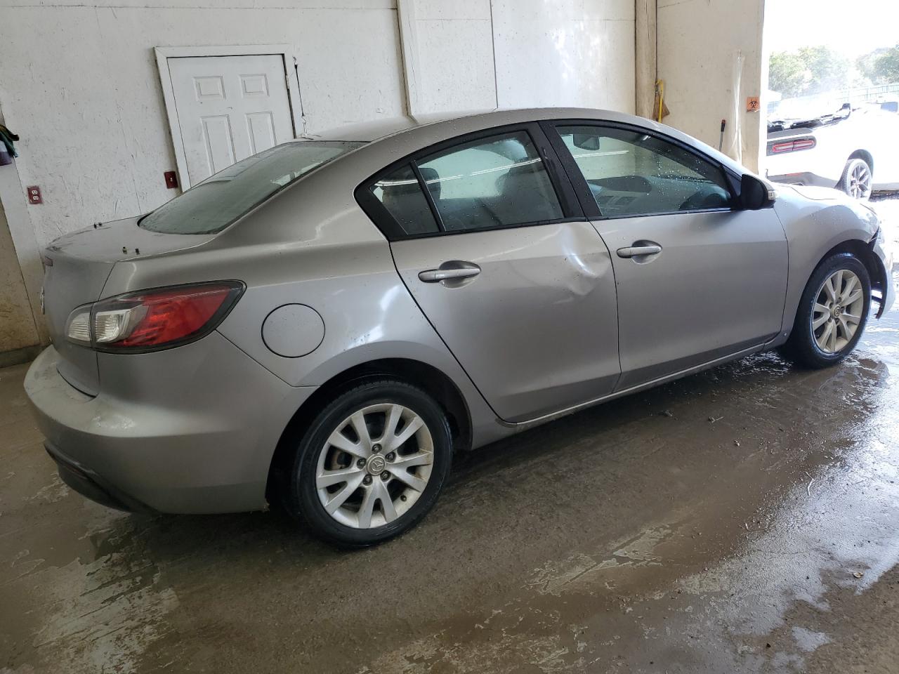 MAZDA 3 I