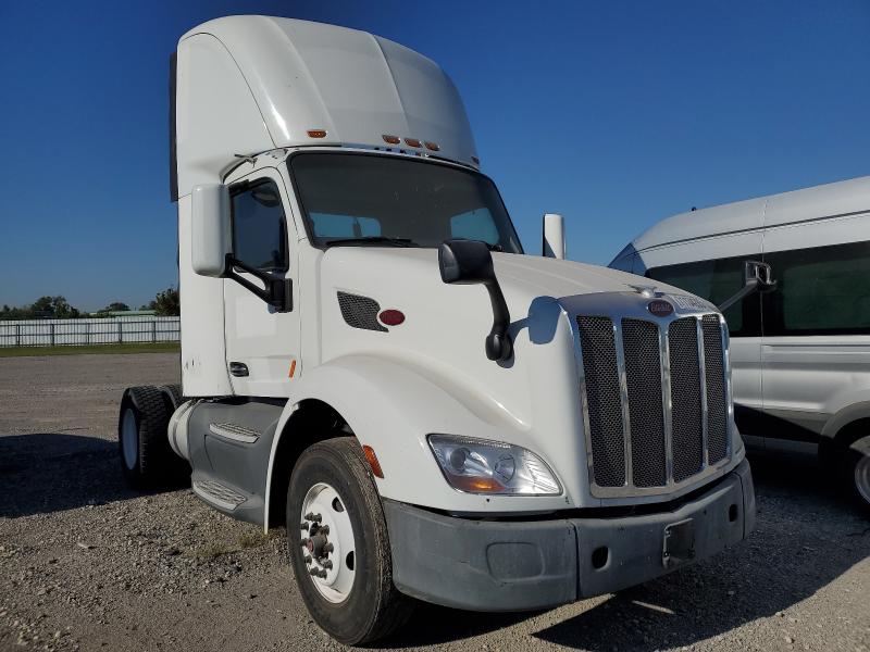 Global Auto Auctions: 2016 PETERBILT TRACTOR 579