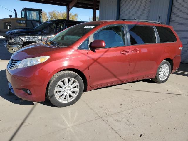 TOYOTA SIENNA LE
