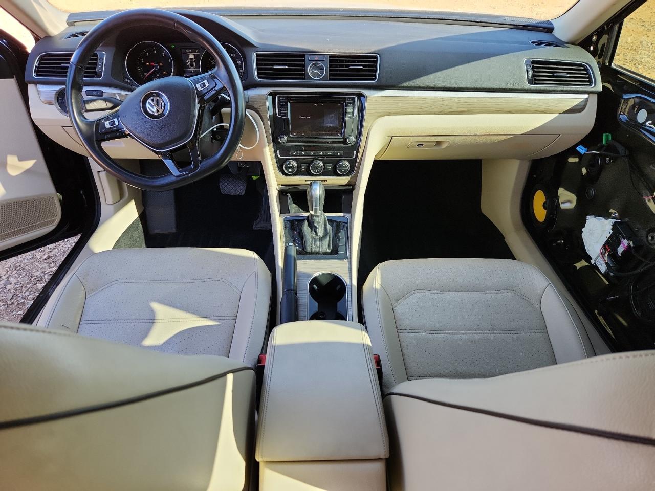 VOLKSWAGEN PASSAT SE