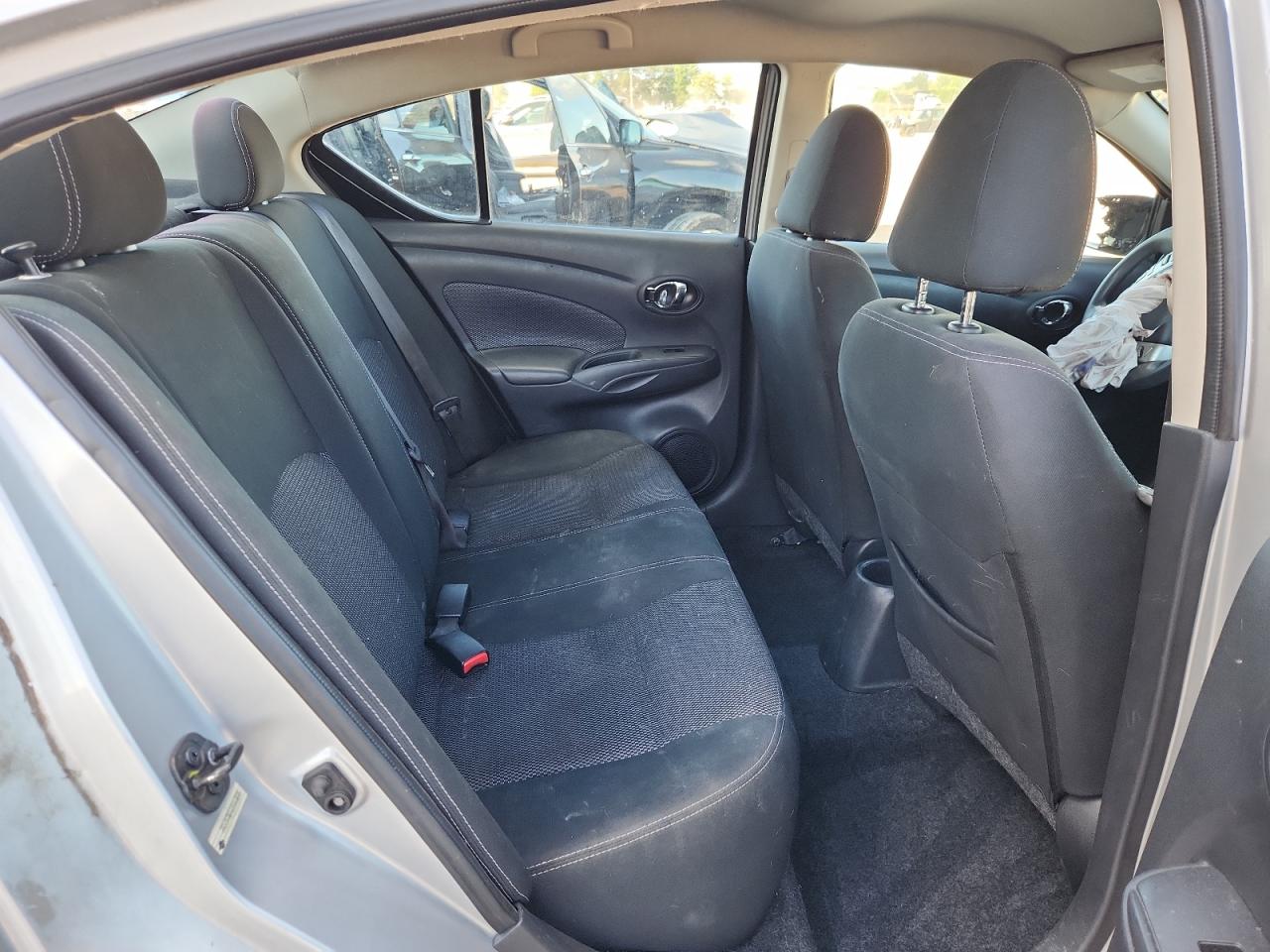 NISSAN VERSA S