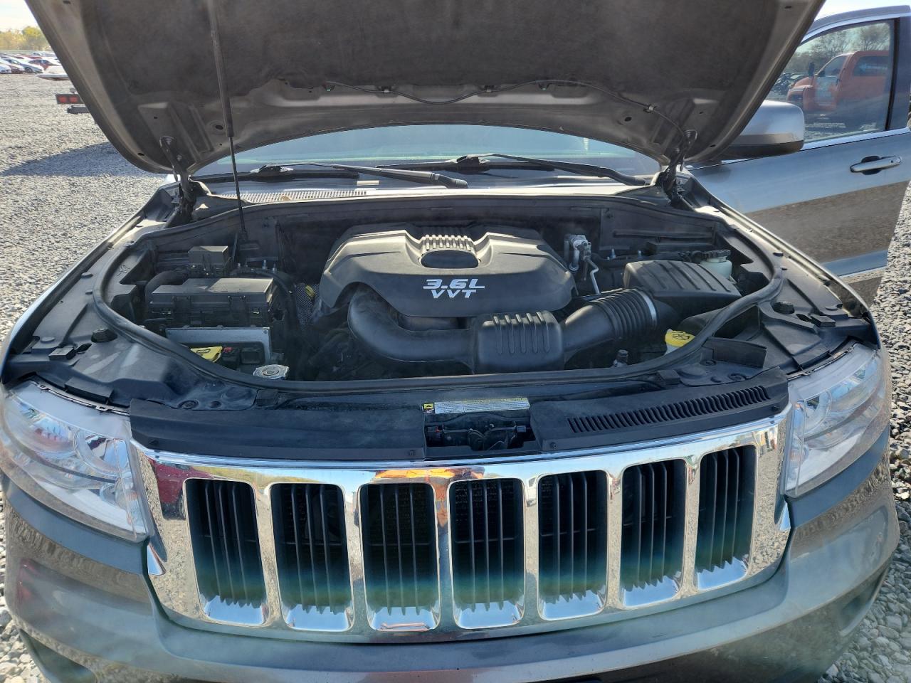 JEEP GRAND CHEROKEE LAREDO