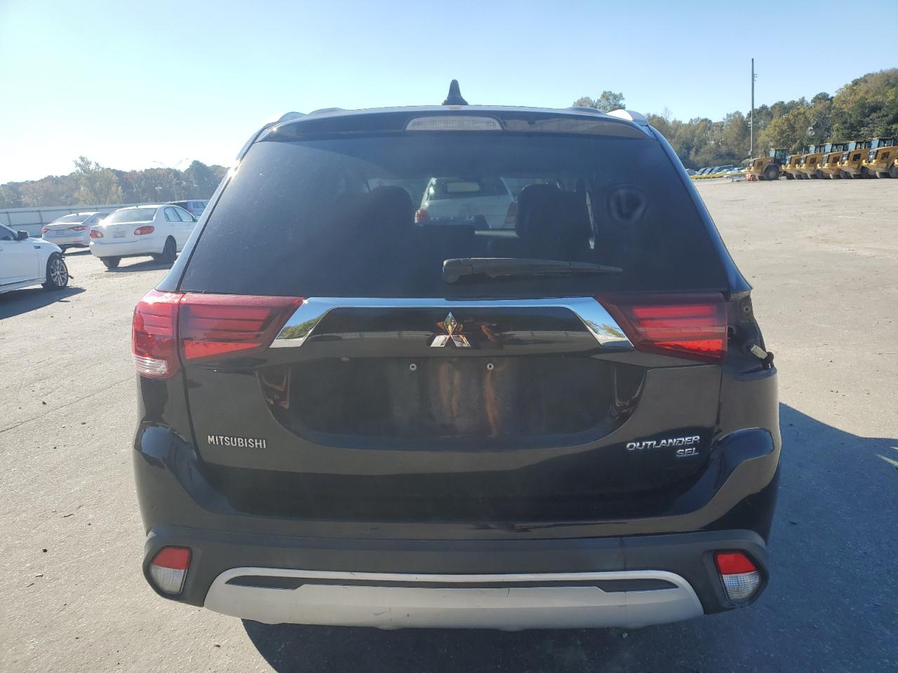 MITSUBISHI OUTLANDER SE