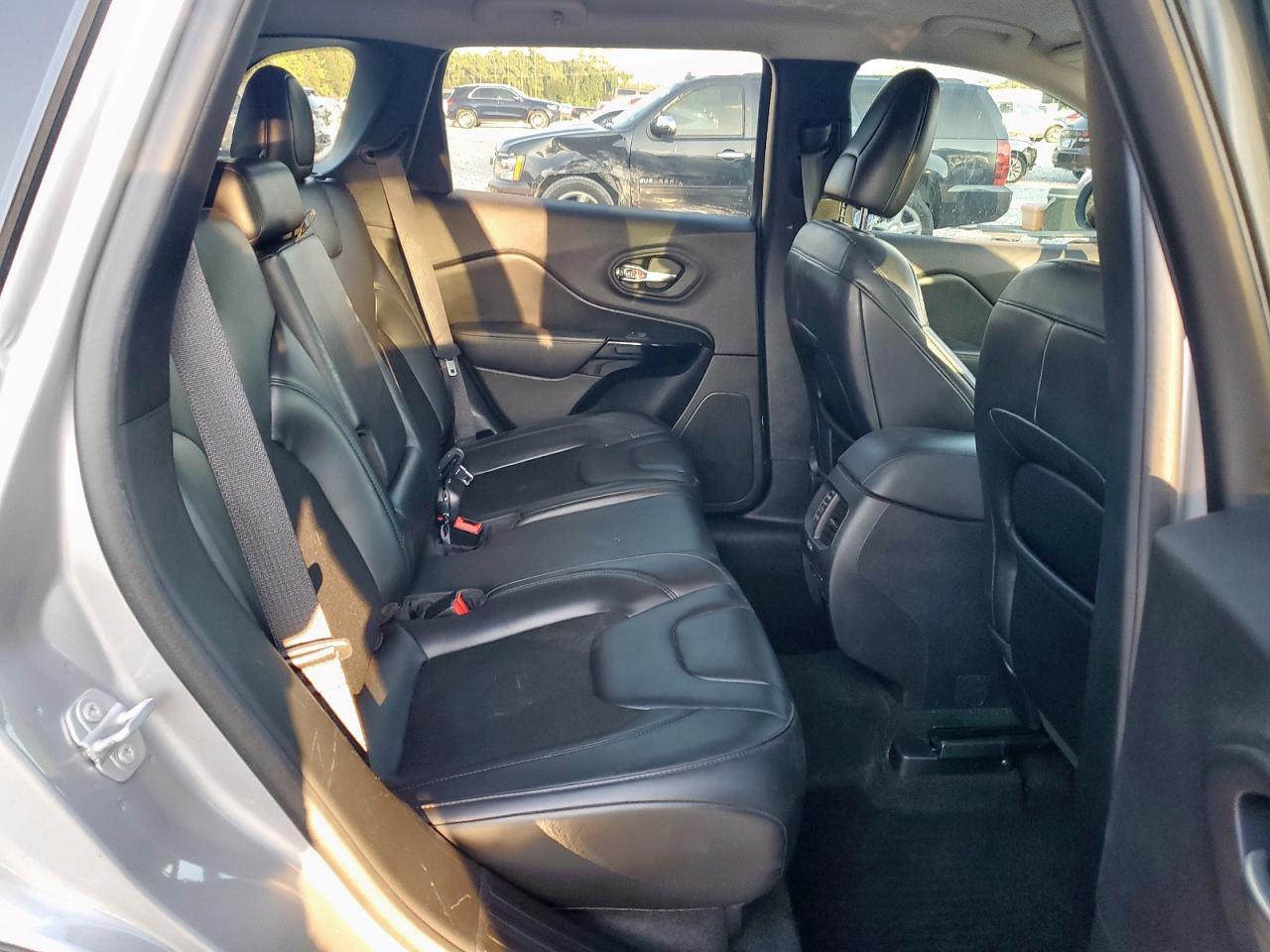 JEEP GRAND CHEROKEE LATITUDE PLUS