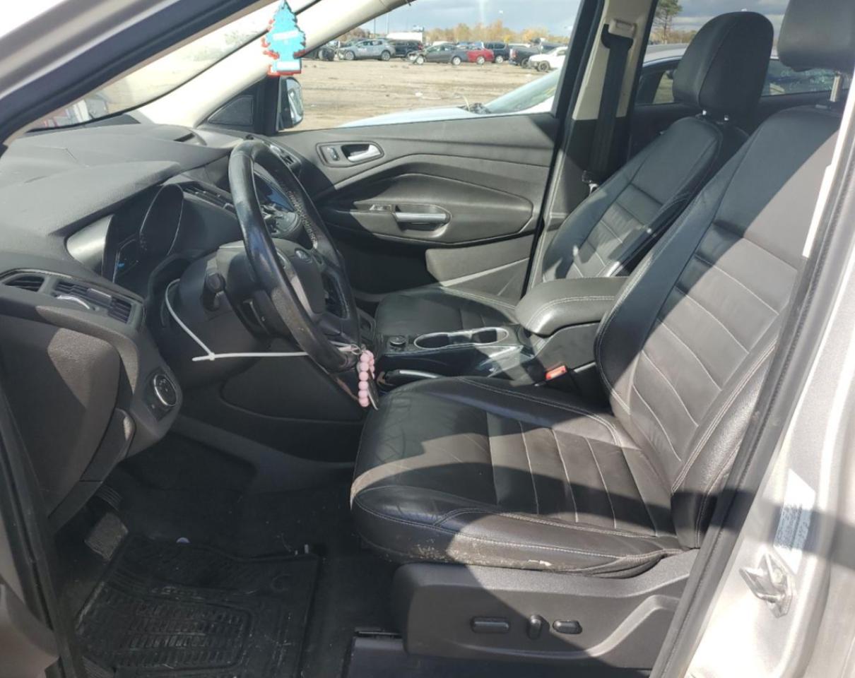 FORD ESCAPE TITANIUM