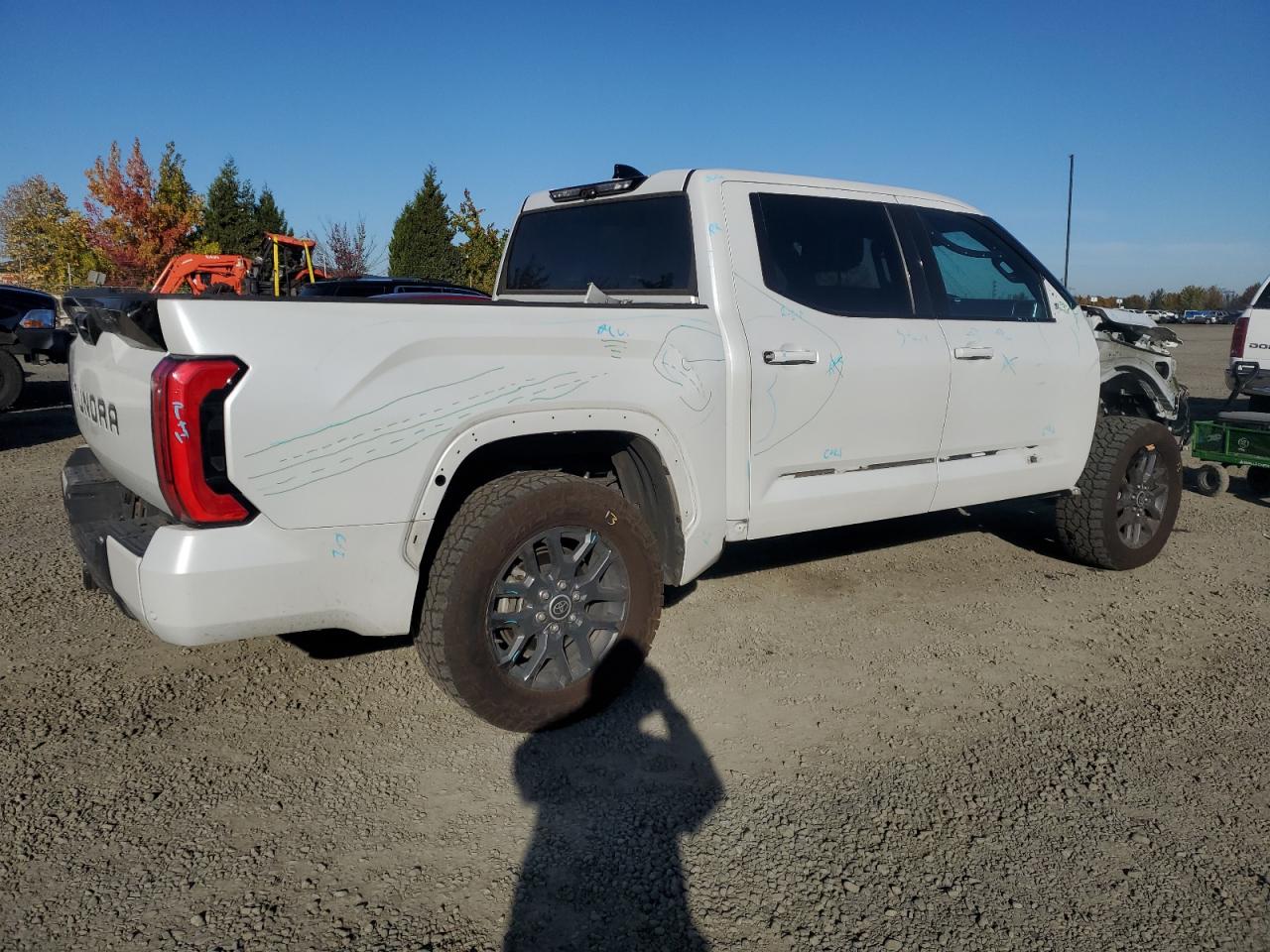 TOYOTA TUNDRA CREWMAX PLATINUM