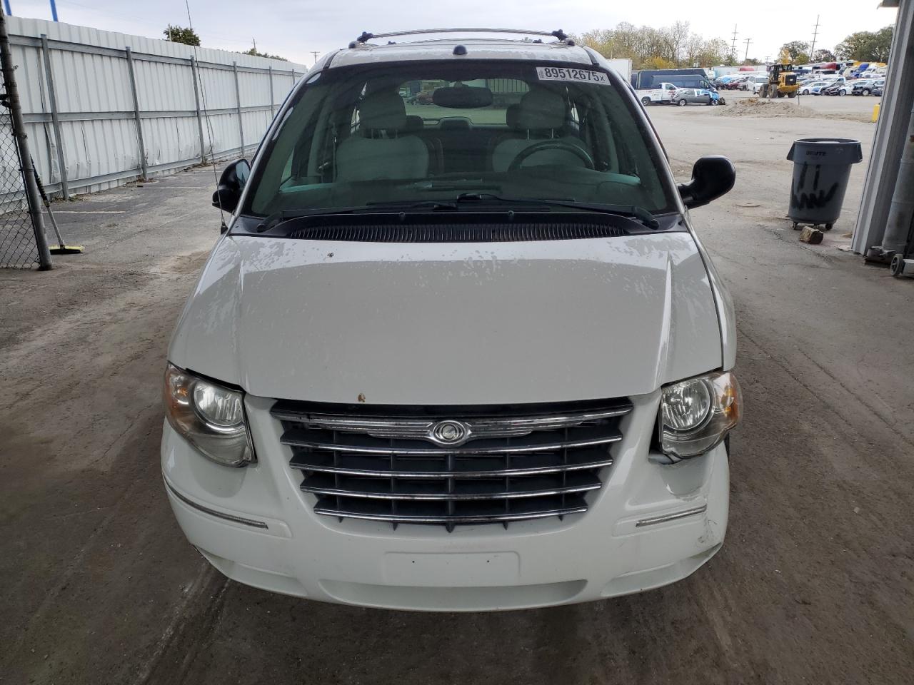 Lot #3270950965 2005 CHRYSLER TOWN & COU