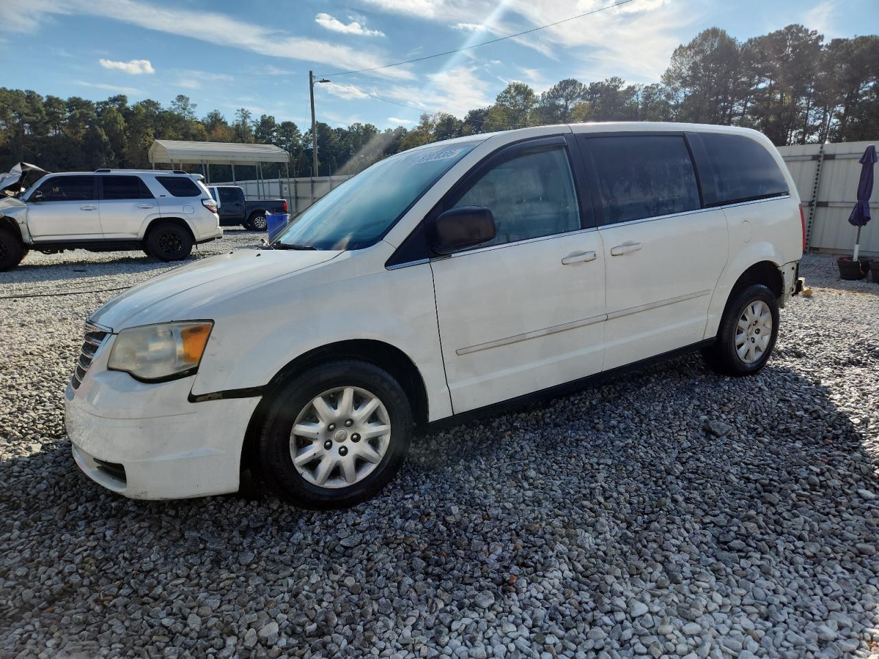 CHRYSLER TOWN & COUNTRY LX