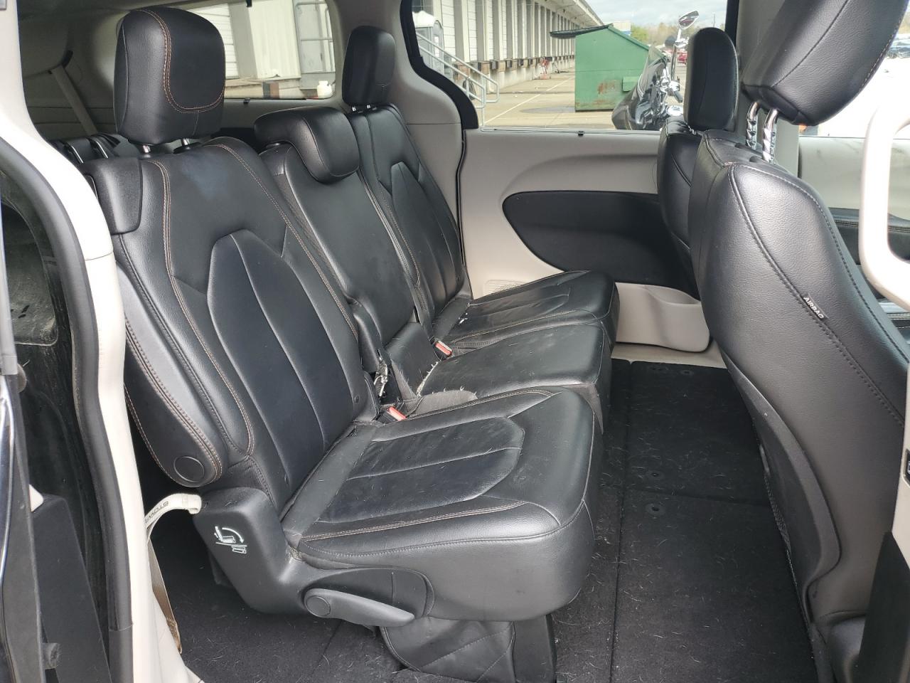 CHRYSLER PACIFICA TOURING L