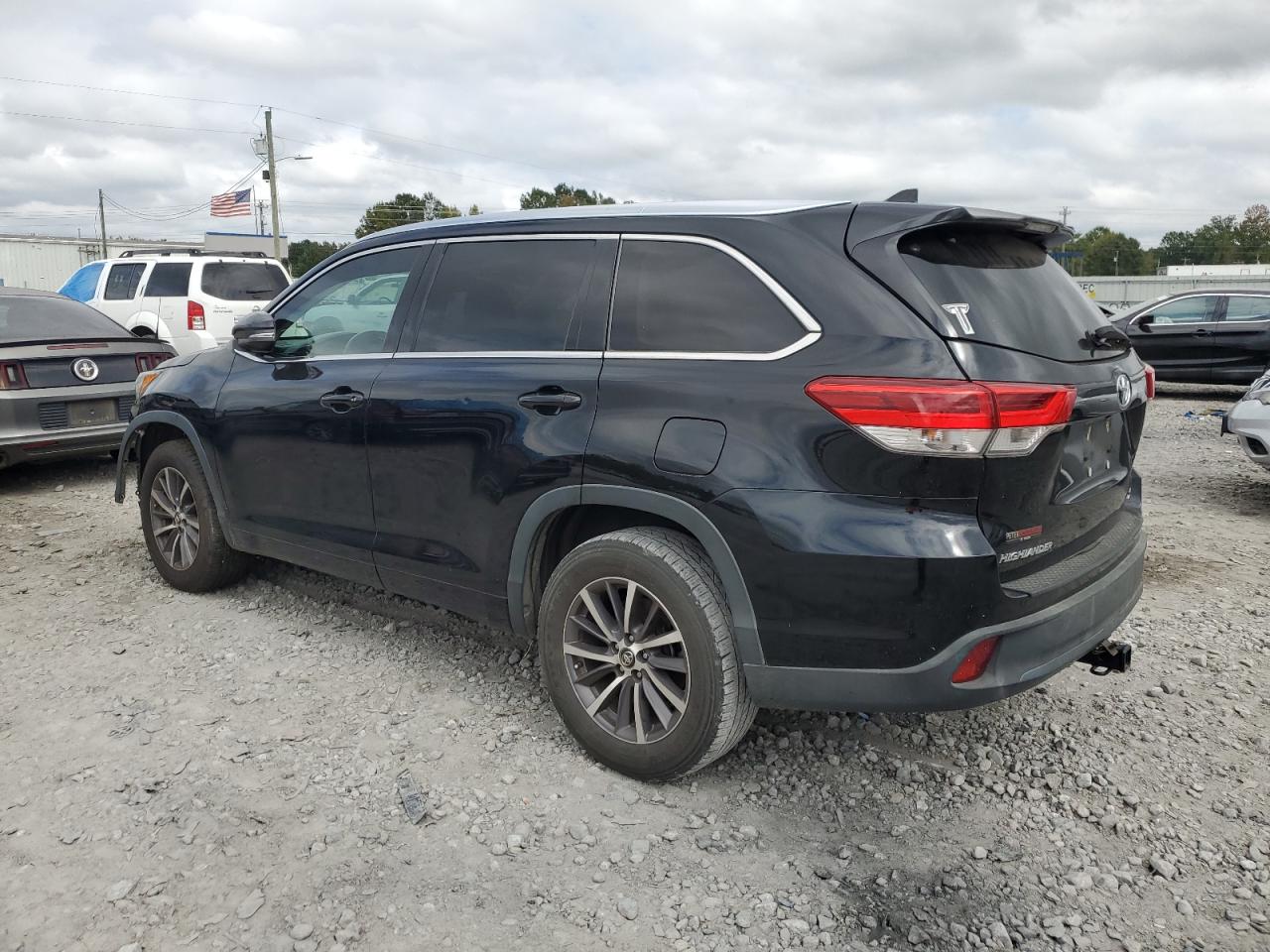 TOYOTA HIGHLANDER SE