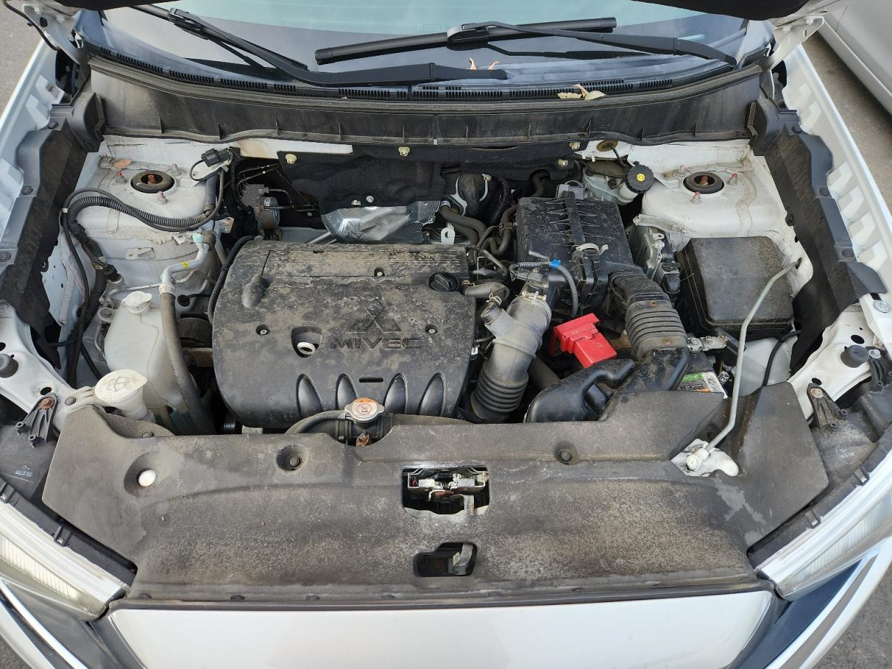 MITSUBISHI OUTLANDER ES