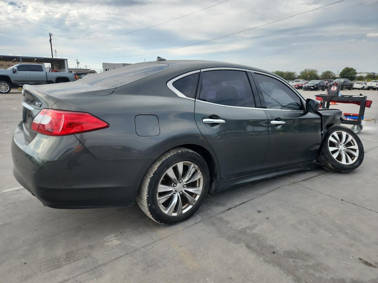 INFINITI M37