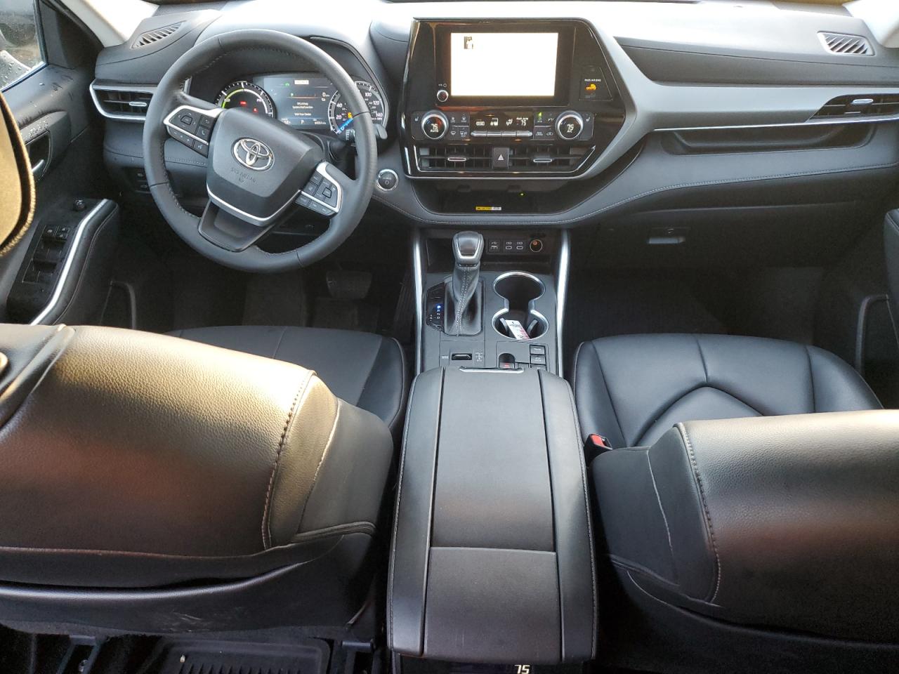 TOYOTA HIGHLANDER HYBRID XLE