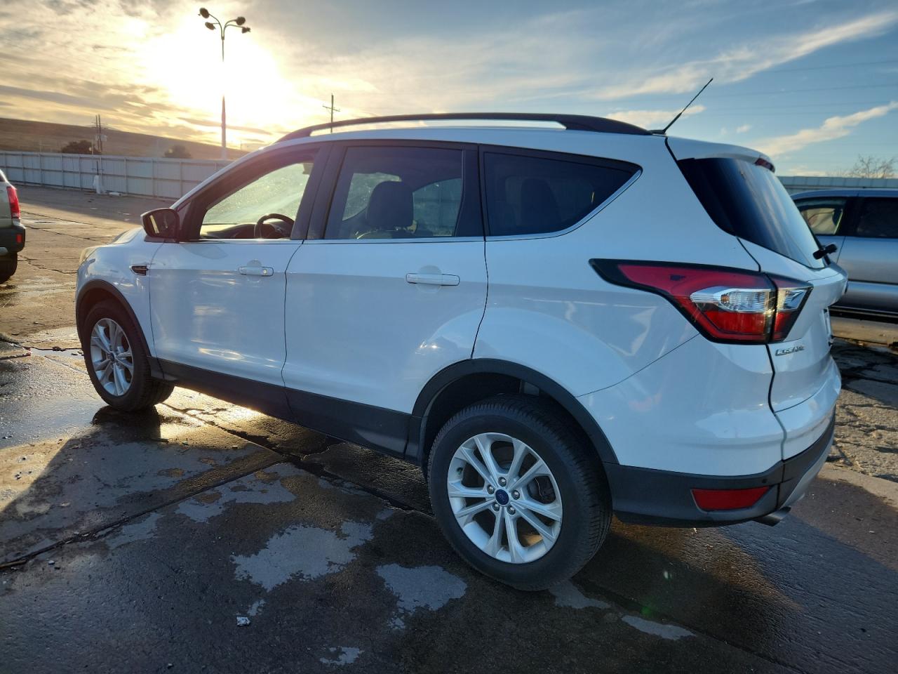 FORD ESCAPE SE
