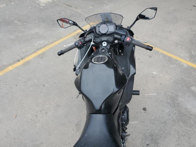 2017 KAWASAKI EX650 F JKAEXEK11HDA00417