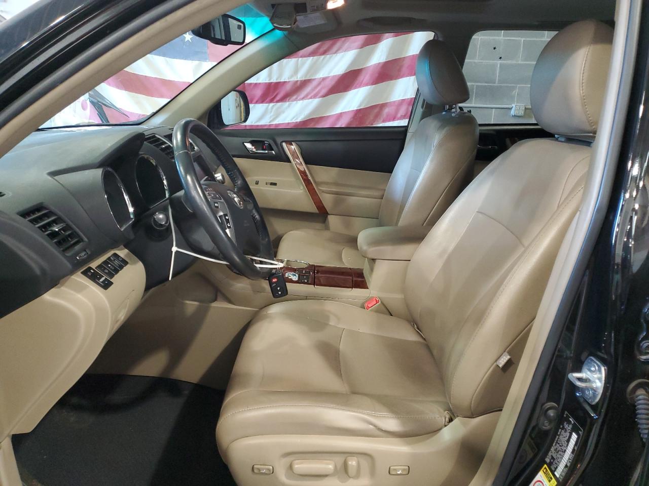 TOYOTA HIGHLANDER LIMITED