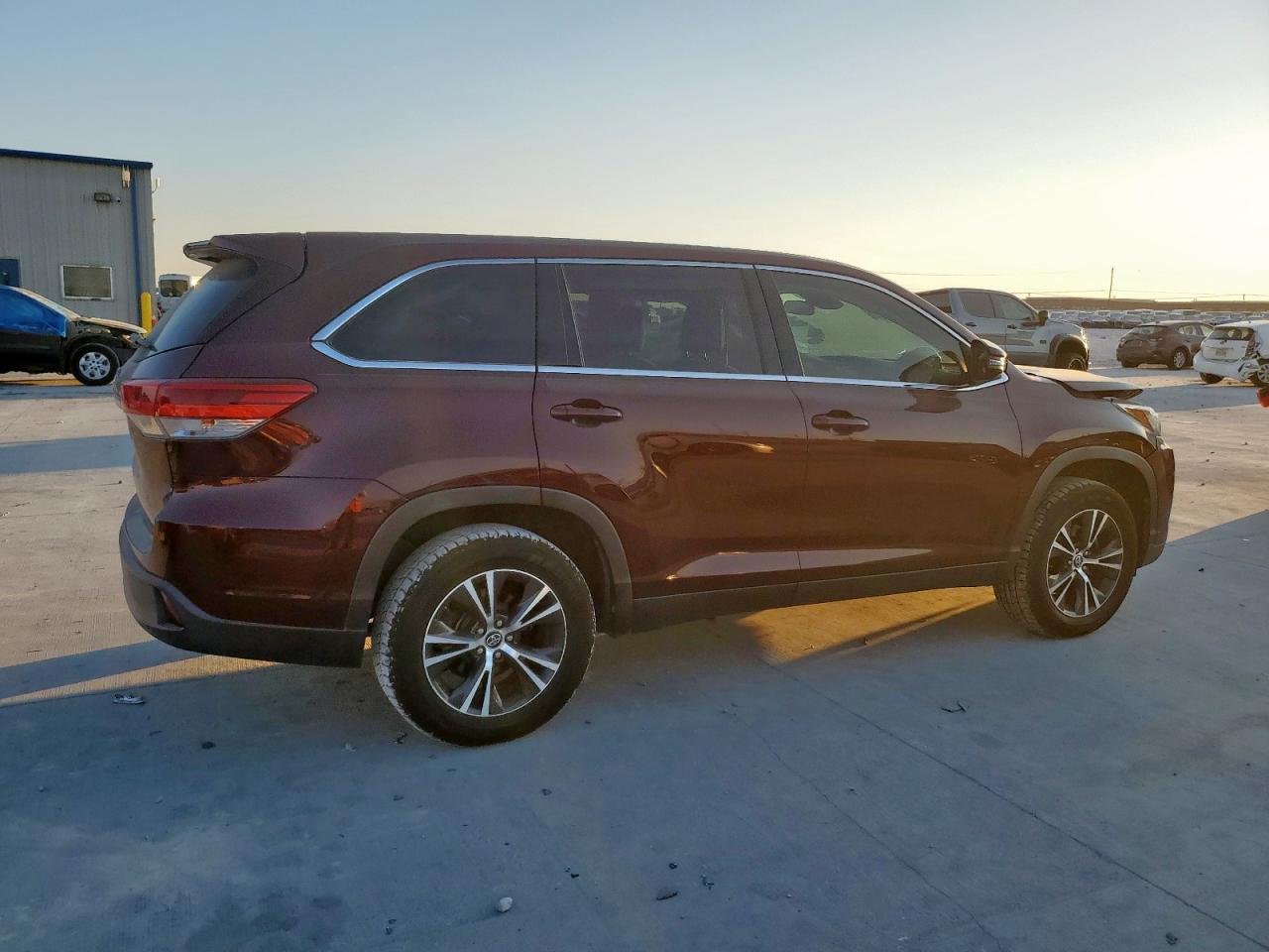 TOYOTA HIGHLANDER LE