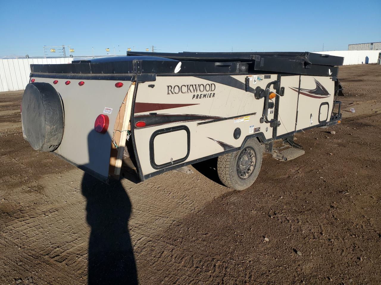 Lot #3277492607 2019 FRRV ROCKWOOD