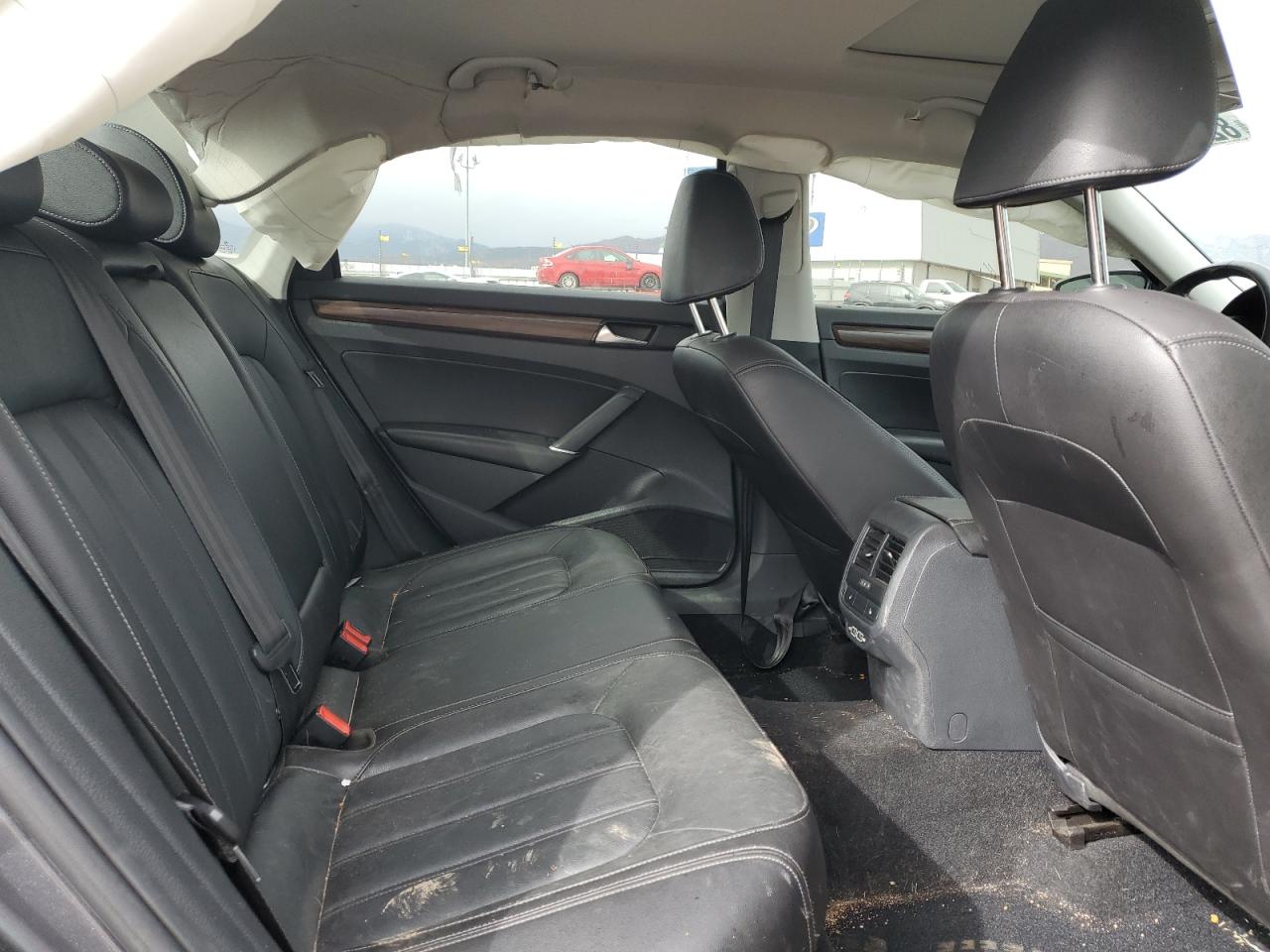 VOLKSWAGEN PASSAT LIMITED EDITION