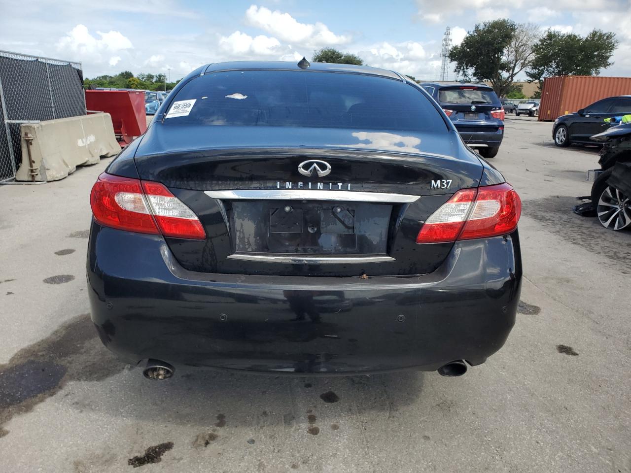 INFINITI M37