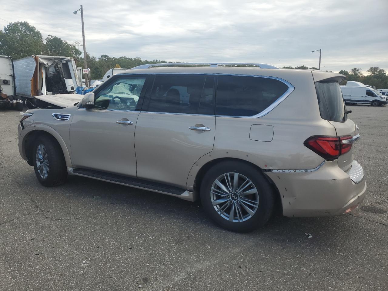 INFINITI QX80 LUXE