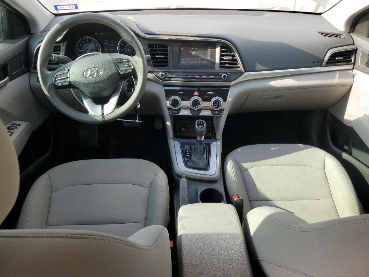 HYUNDAI ELANTRA SE