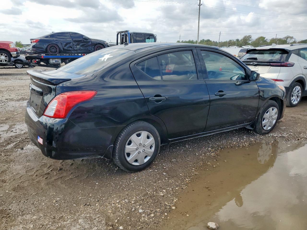 NISSAN VERSA S