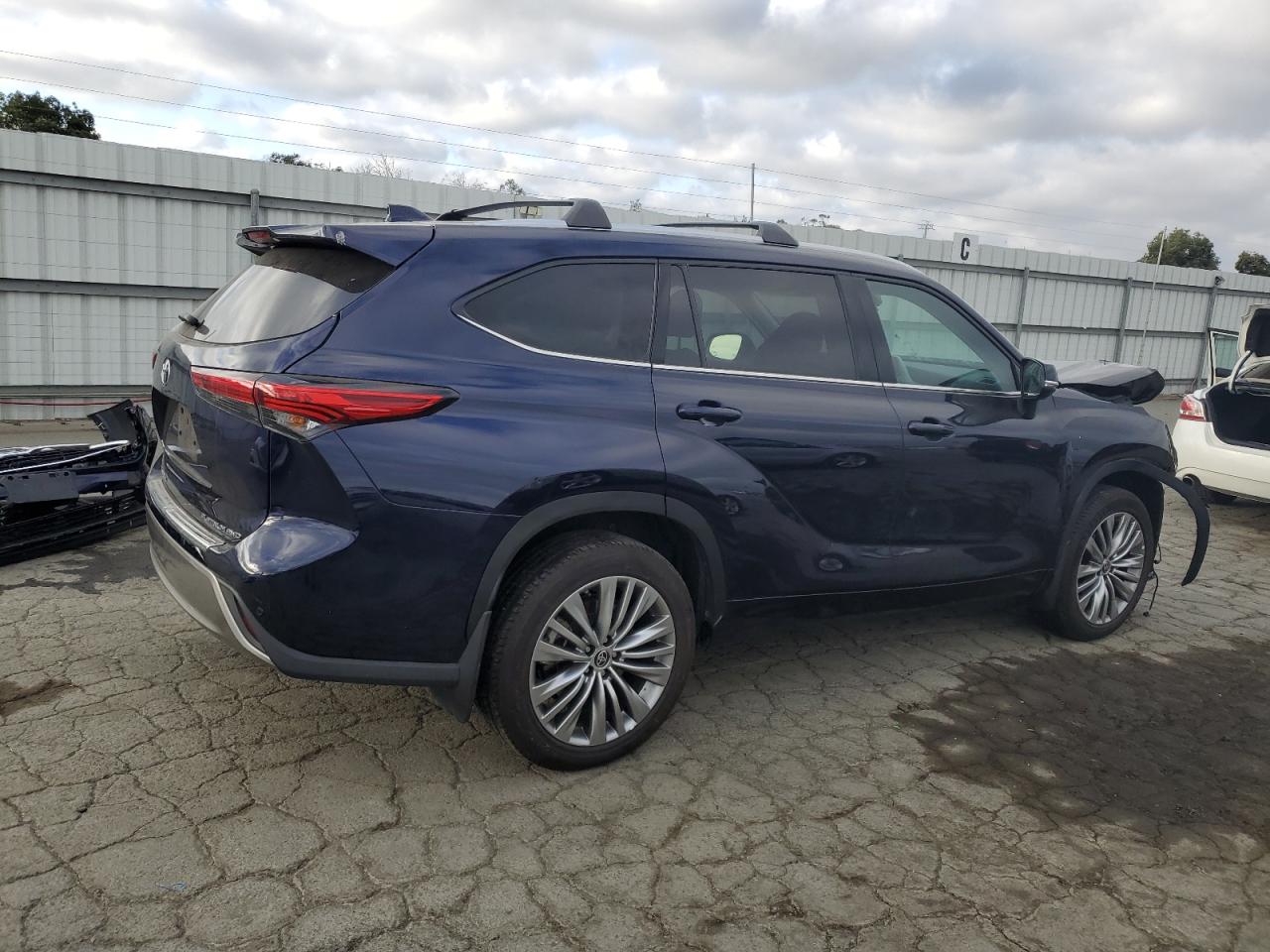 TOYOTA HIGHLANDER PLATINUM