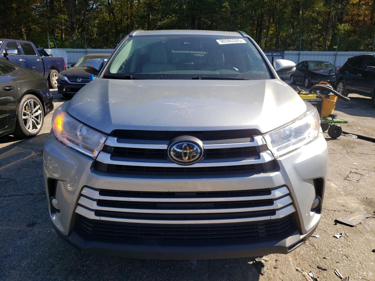 TOYOTA HIGHLANDER SE