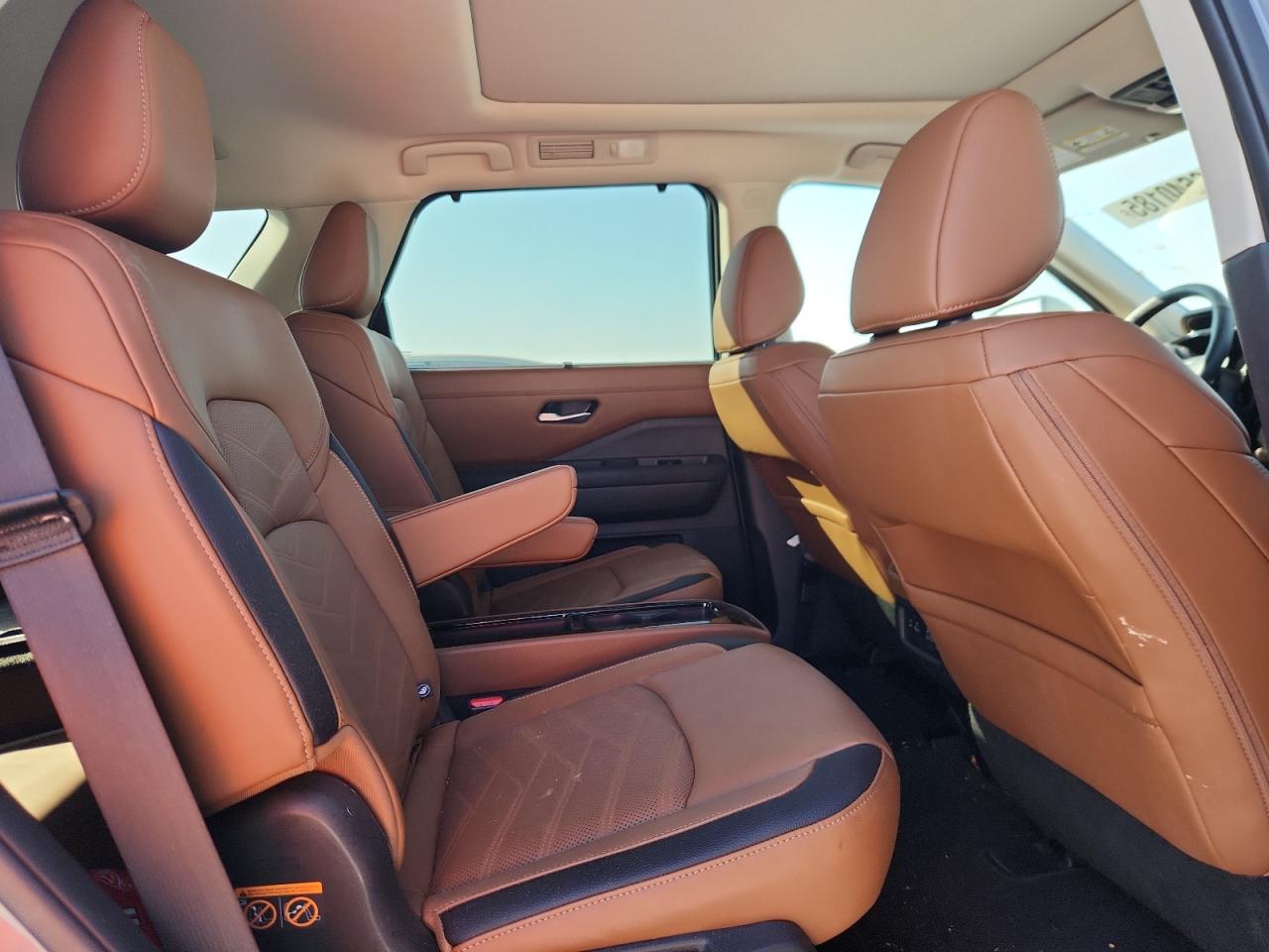 NISSAN PATHFINDER PLATINUM