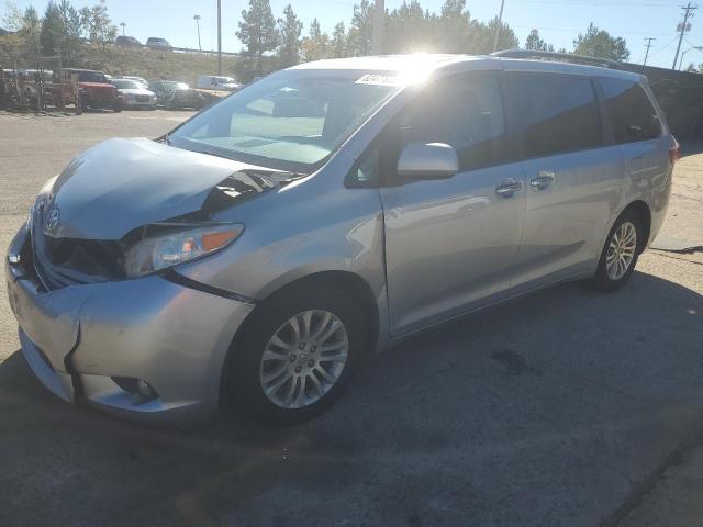 Global Auto Auctions: 2015 TOYOTA SIENNA XLE