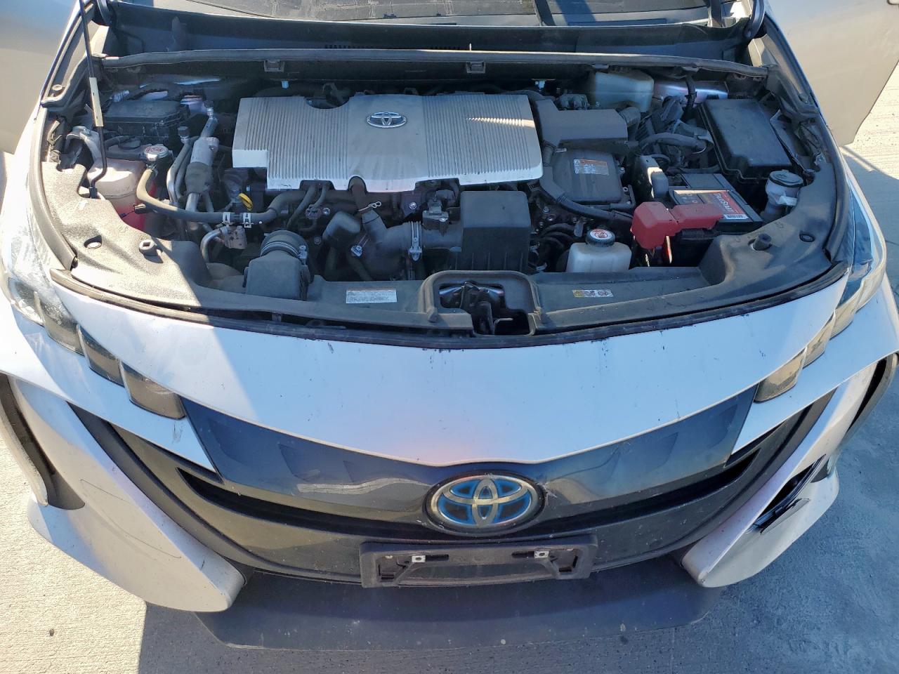 TOYOTA PRIUS PRIME LE