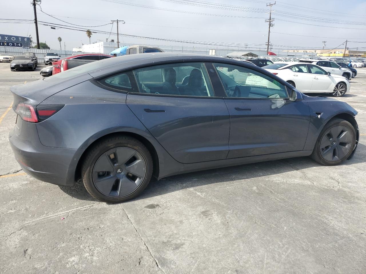TESLA MODEL 3