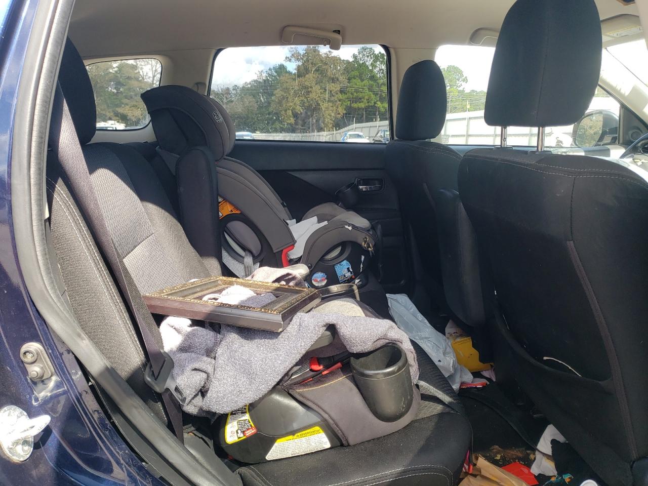 MITSUBISHI OUTLANDER ES