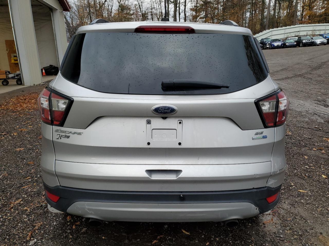 FORD ESCAPE SE