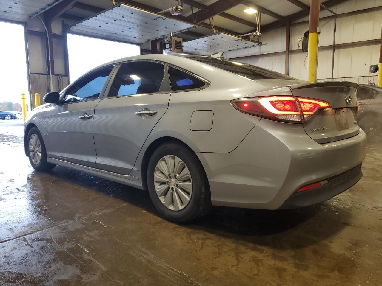 HYUNDAI SONATA HYBRID