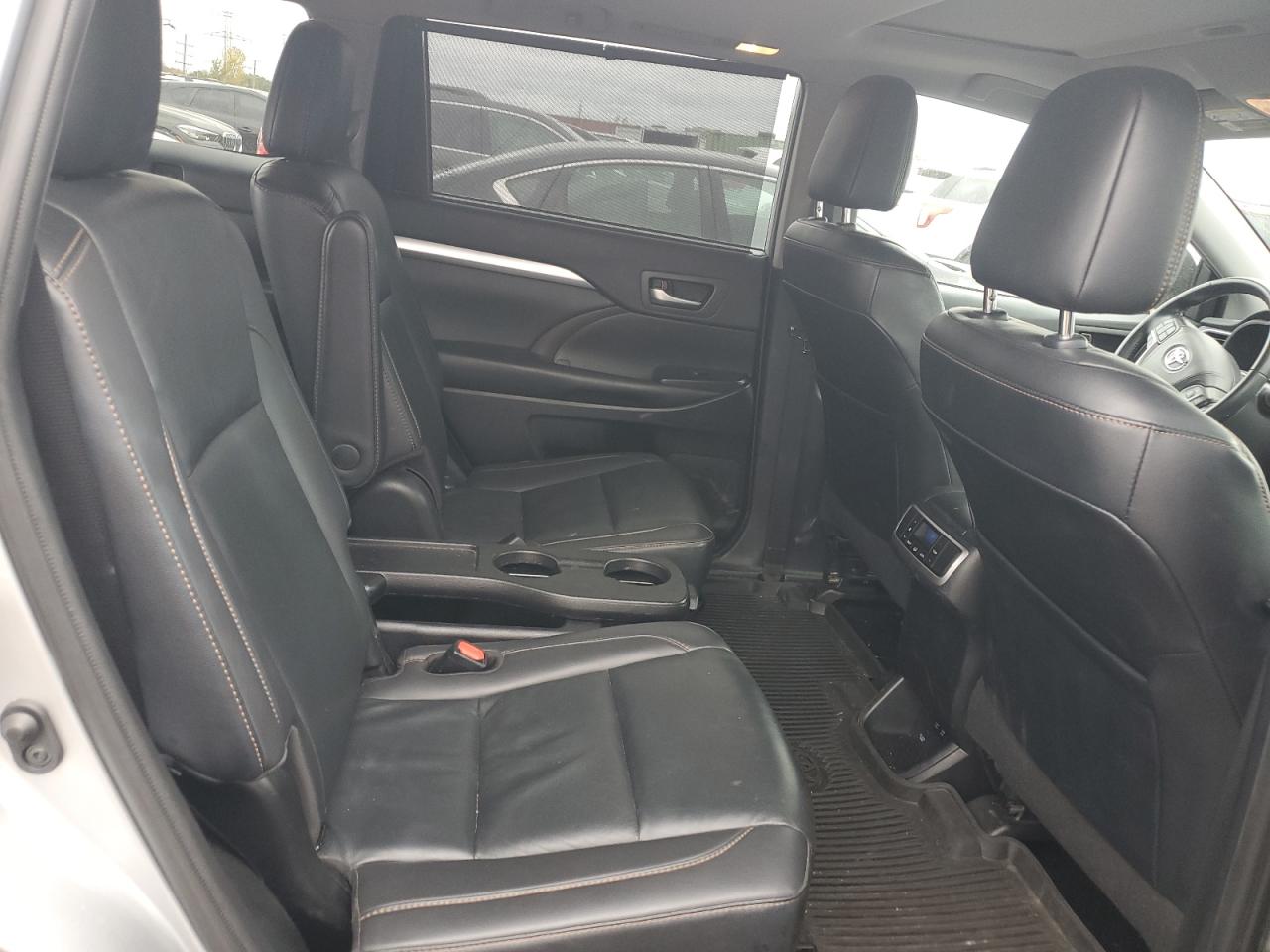 TOYOTA HIGHLANDER SE