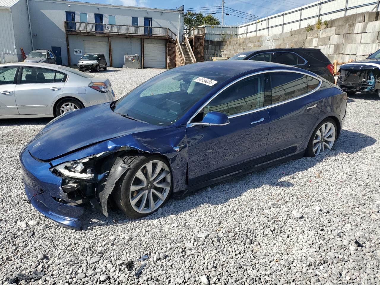 TESLA MODEL 3