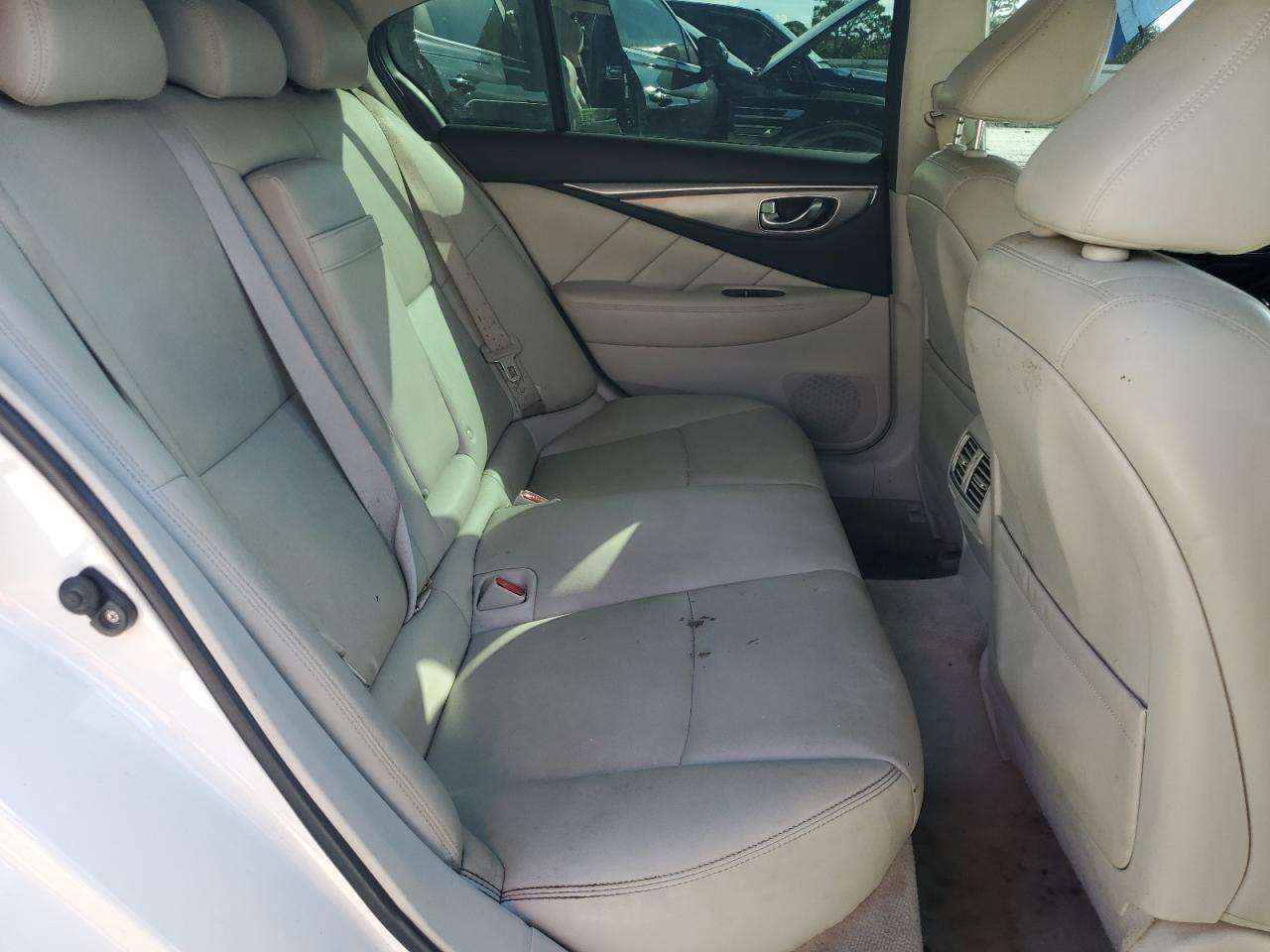 INFINITI Q50 PREMIUM