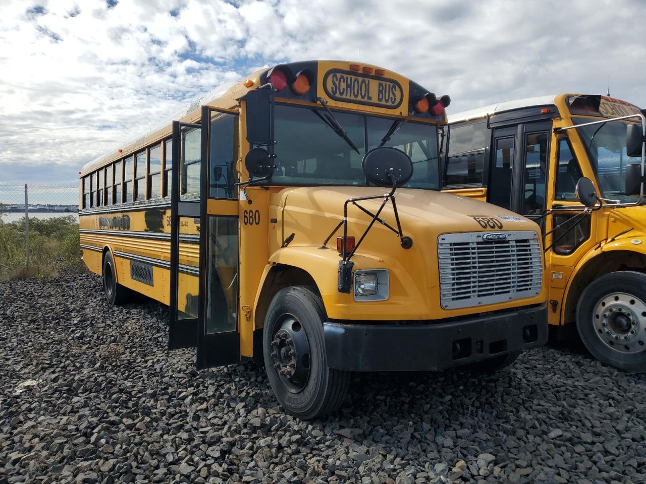 Lot #3276362790 2006 FREIGHTLINER SAF-T-LINER C2