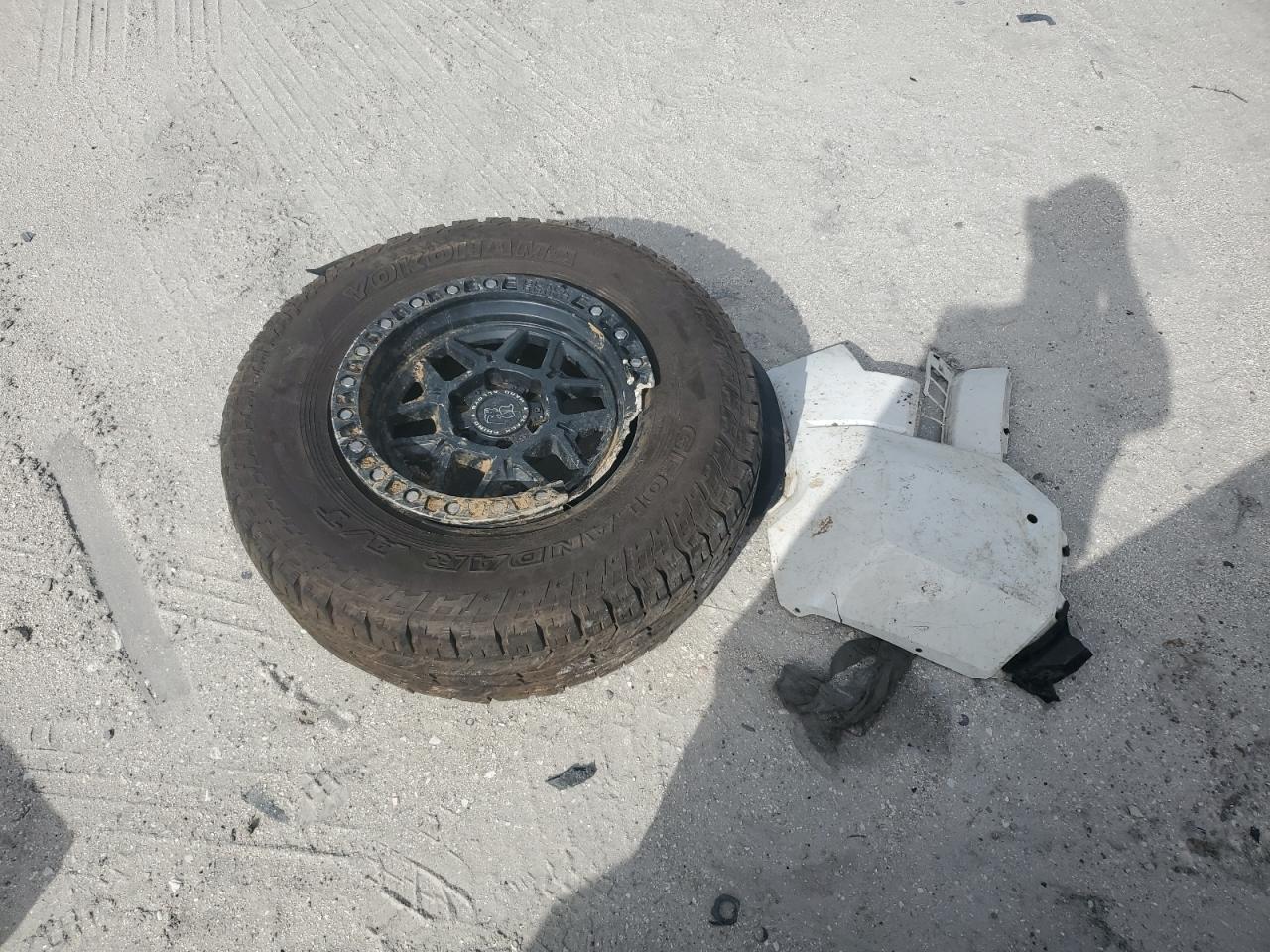 TOYOTA TUNDRA CREWMAX SR