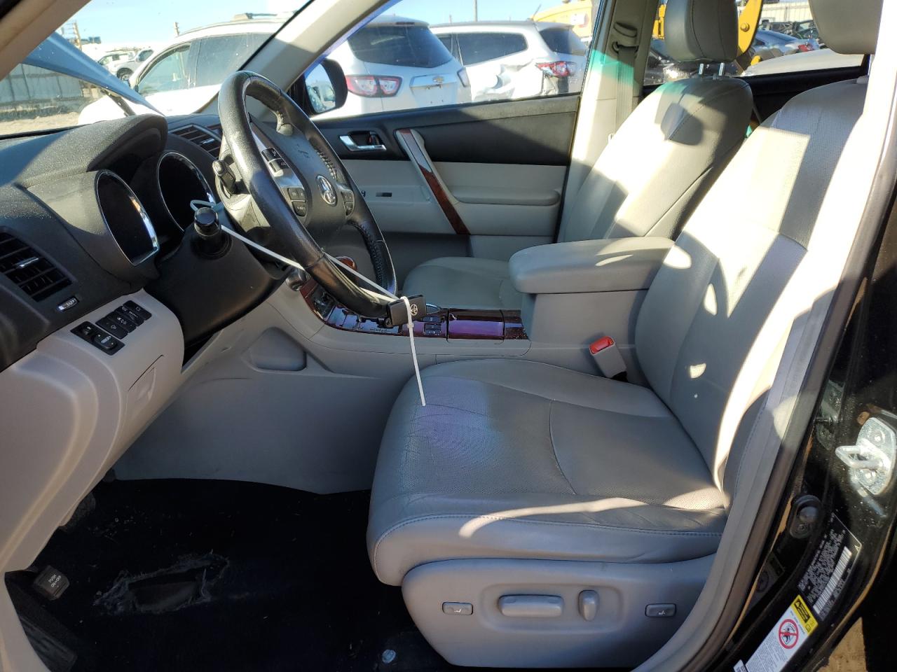 TOYOTA HIGHLANDER LIMITED