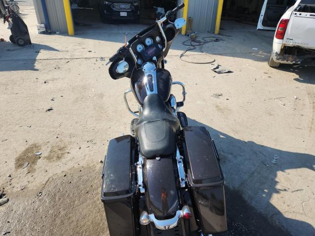 2011 HARLEY-DAVIDSON FLHX 1HD1KB416BB673703