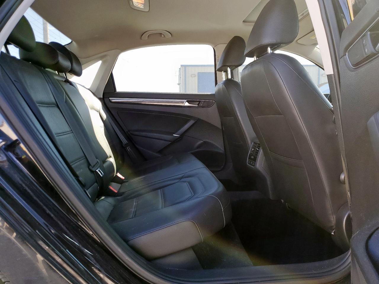 Lot #3318097375 2016 VOLKSWAGEN PASSAT SE