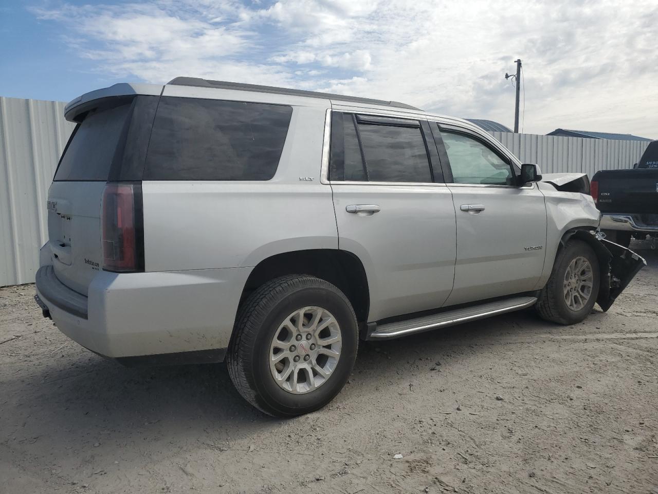GMC YUKON SLT