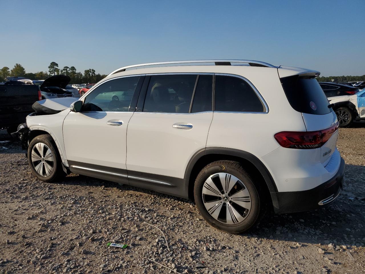 MERCEDES-BENZ EQB 300 4MATIC